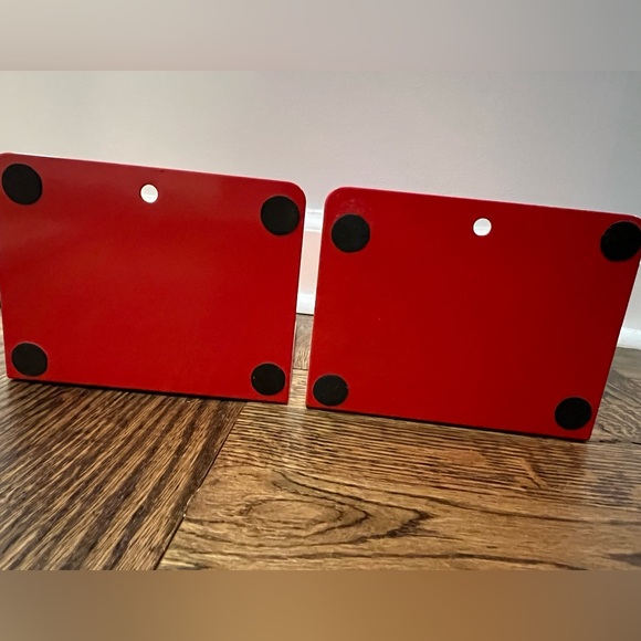 Red Telephone Booth Bookends - Picture 4 of 5